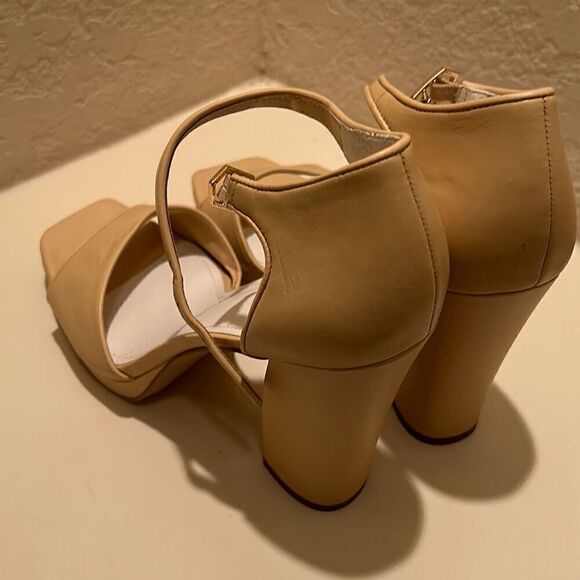 Franco Sarto Womens 10 Dima Block Heel Leather Sandals Beige Tan Ankle Strap New - Picture 4 of 16